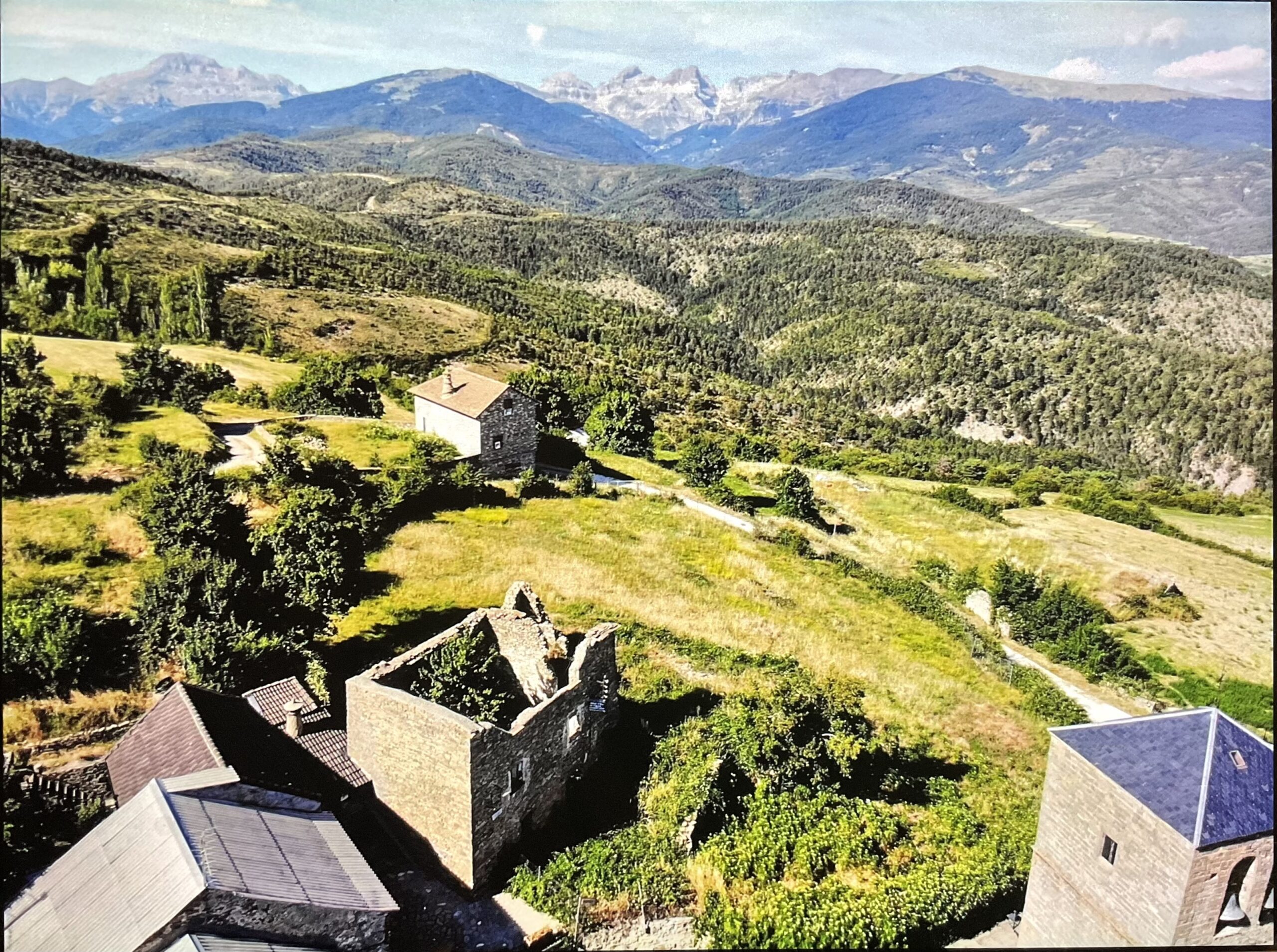 TERRENO CON BORDA SINUÉS